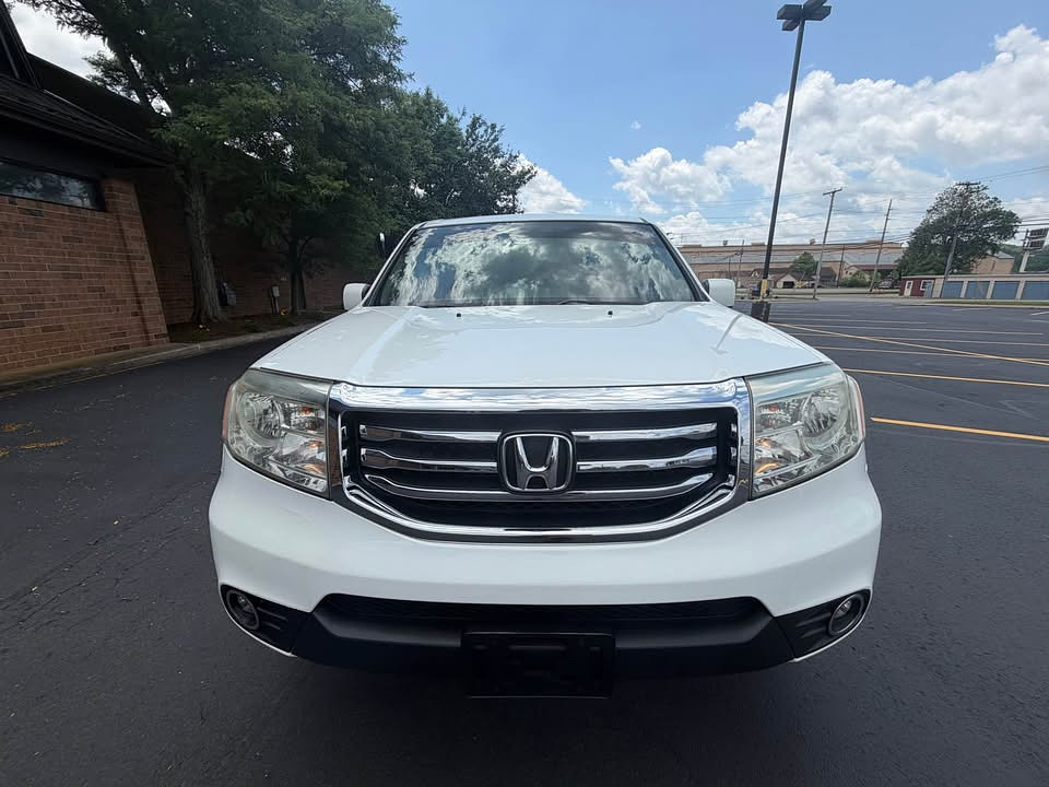 2014 Honda Pilot 4WD Located at Cartime light-box-slides