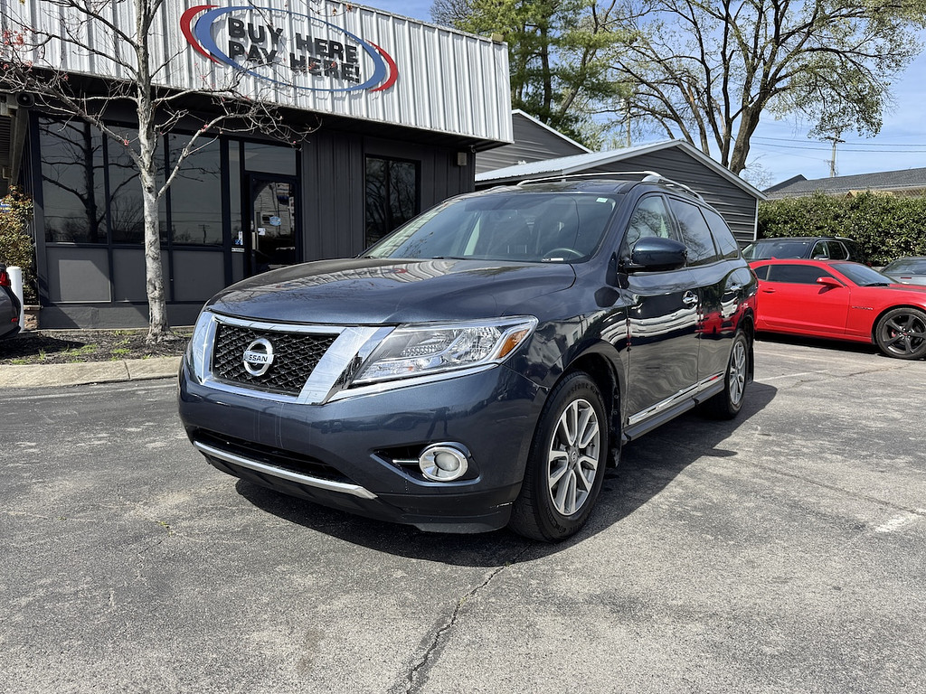 2016 Nissan Pathfinder SL 2WD's photo