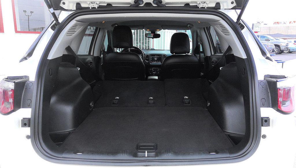 2019 Jeep COMPASS Located at World Famous Car Sales slide-image