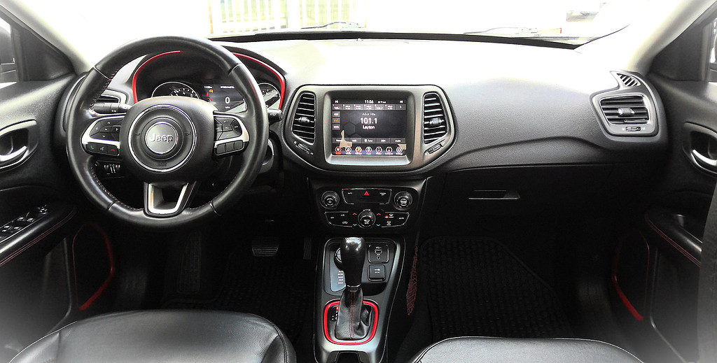 2019 Jeep COMPASS Located at World Famous Car Sales slide-image