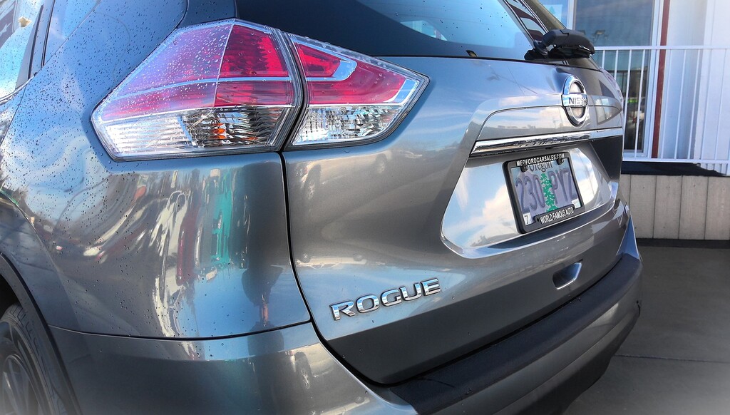 2016 Nissan ROGUE Located at World Famous Car Sales light-box-slides