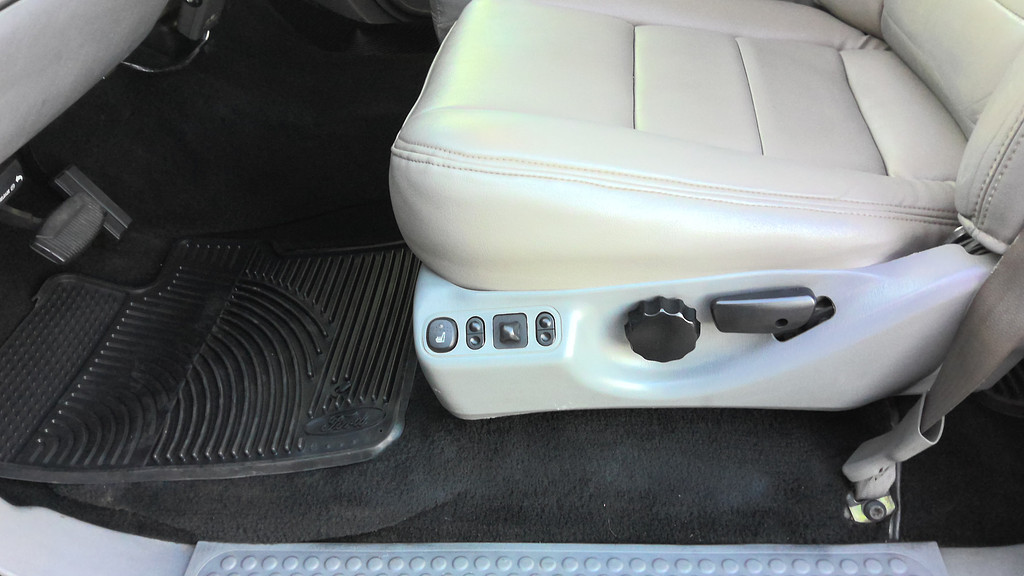 2004 Ford F350 Located at World Famous Car Sales slide-image