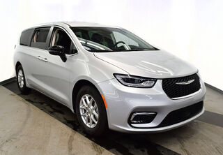 Thumbnail - 2024 Chrysler Pacifica