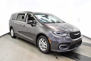 Thumbnail - 2023 Chrysler Pacifica