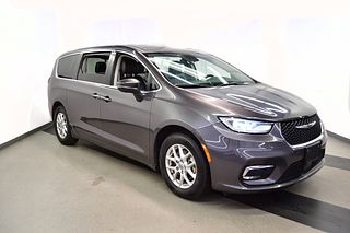 Thumbnail - 2023 Chrysler Pacifica