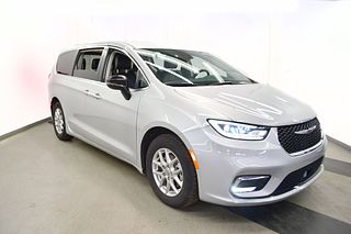Thumbnail - 2024 Chrysler Pacifica