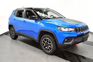 Thumbnail - 2025 Jeep Compass