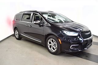 Thumbnail - 2023 Chrysler Pacifica