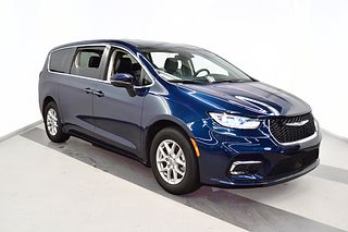Thumbnail - 2023 Chrysler Pacifica
