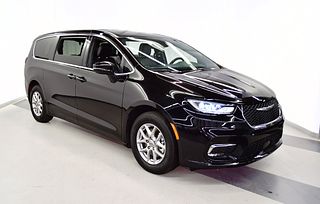 Thumbnail - 2025 Chrysler Pacifica