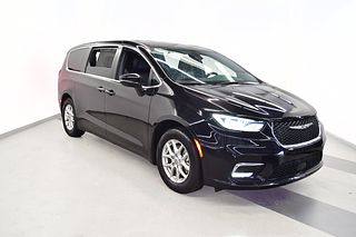 Thumbnail - 2025 Chrysler Pacifica