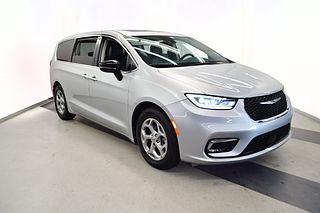 Thumbnail - 2024 Chrysler Pacifica