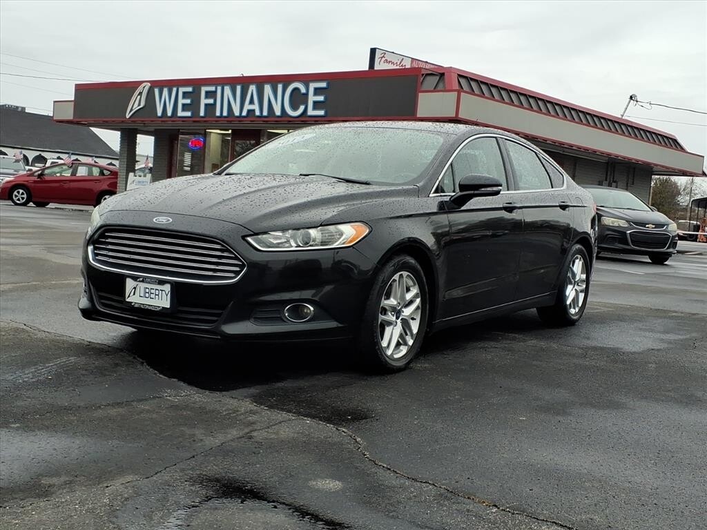 2013 Ford Fusion SE's photo