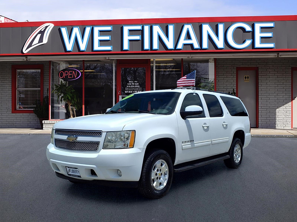 2011 Chevrolet Suburban 2WD 1500 LT's photo