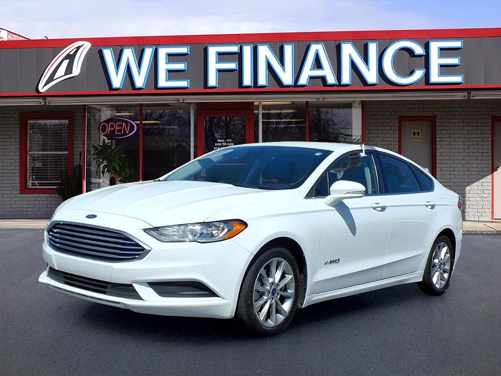 2017 Ford Fusion SE's photo