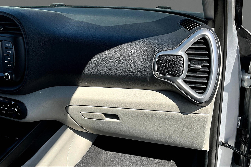 2020 Kia Soul S - Photo 17