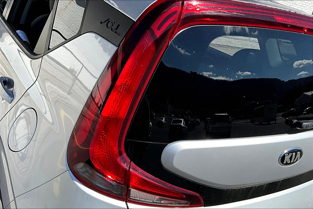 2020 Kia Soul S - Photo 29