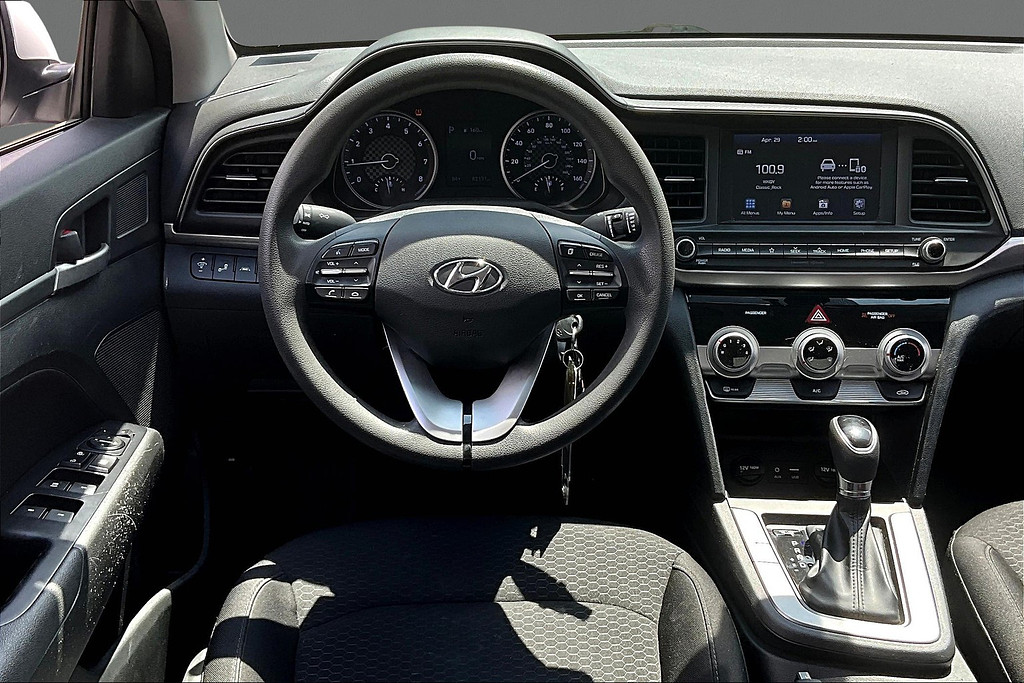 2019 Hyundai ELANTRA Located at Cole Auto Outlet light-box-slides