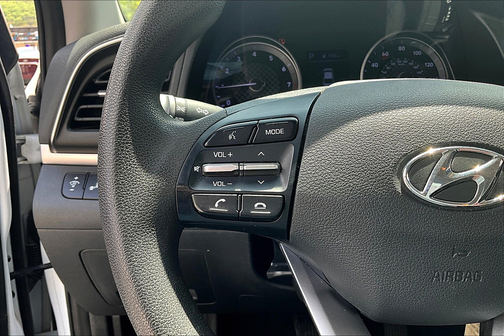 2019 Hyundai ELANTRA Located at Cole Auto Outlet light-box-slides