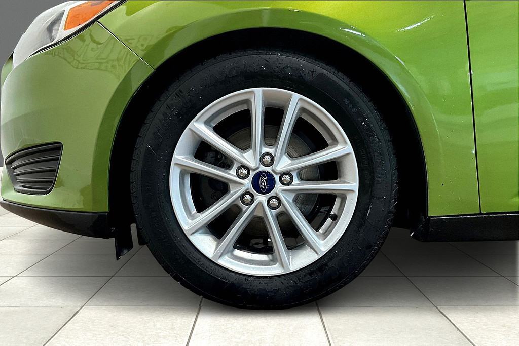 2018 Ford FOCUS Located at Cole Auto Outlet light-box-slides