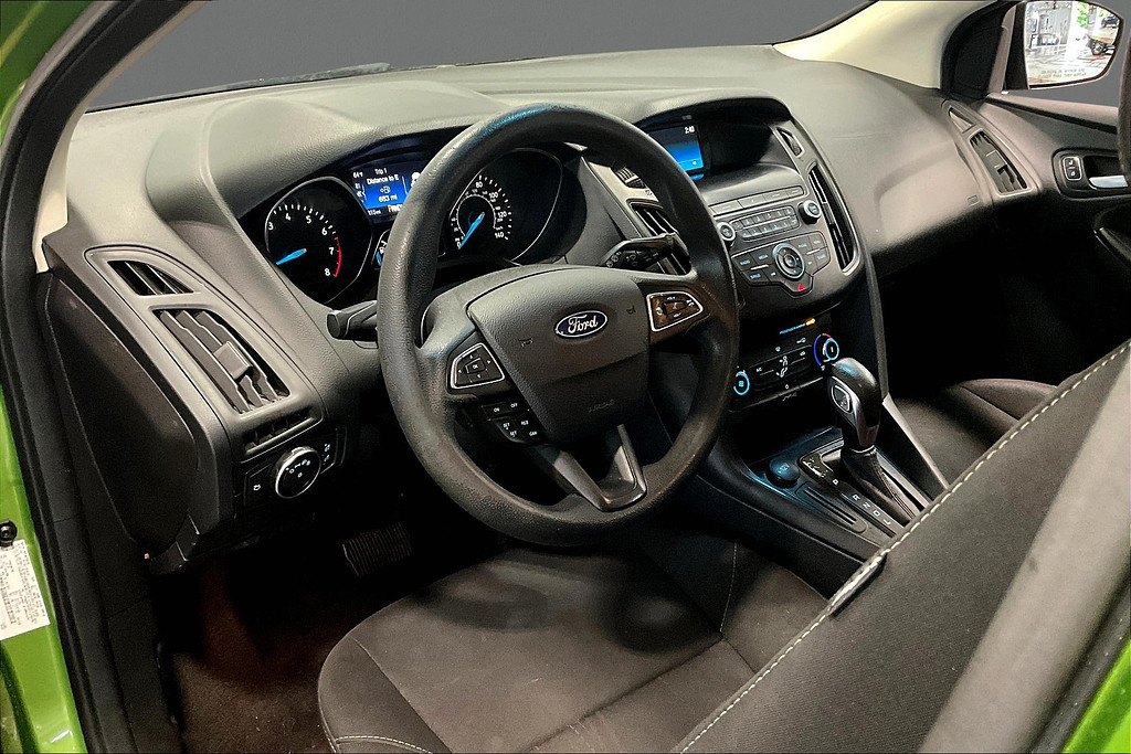 2018 Ford FOCUS Located at Cole Auto Outlet light-box-slides