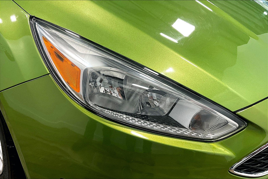 2018 Ford FOCUS Located at Cole Auto Outlet light-box-slides