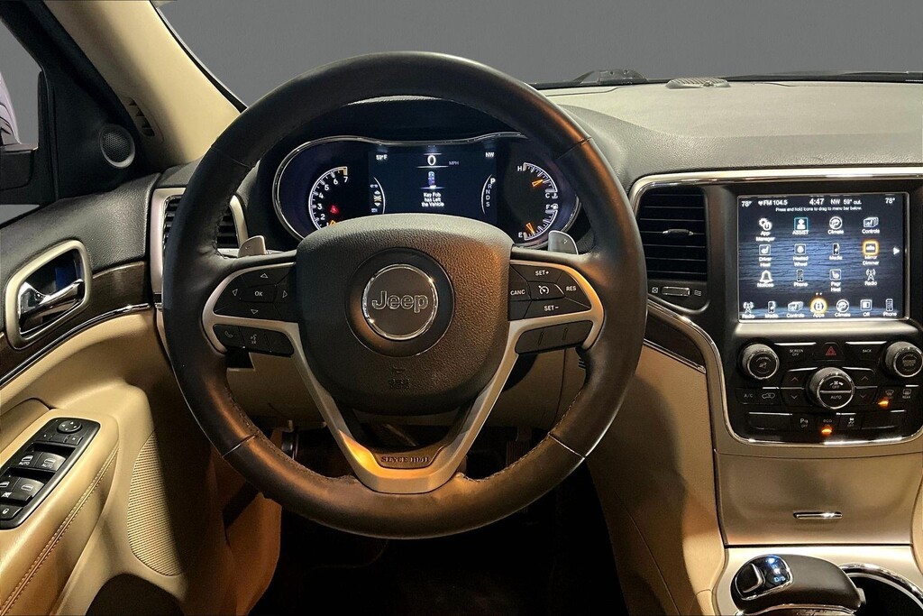 2014 Jeep GRAND CHEROKEE Located at Cole Auto Outlet light-box-slides