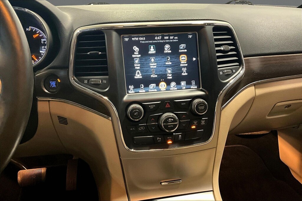 2014 Jeep GRAND CHEROKEE Located at Cole Auto Outlet light-box-slides