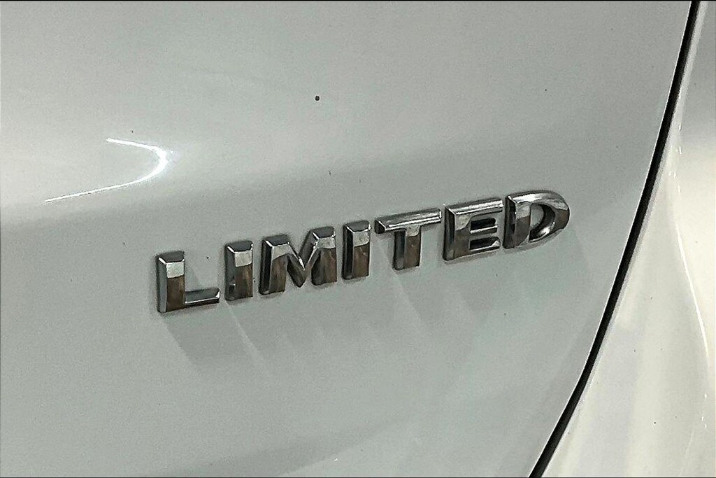 2014 Jeep GRAND CHEROKEE Located at Cole Auto Outlet slide-image