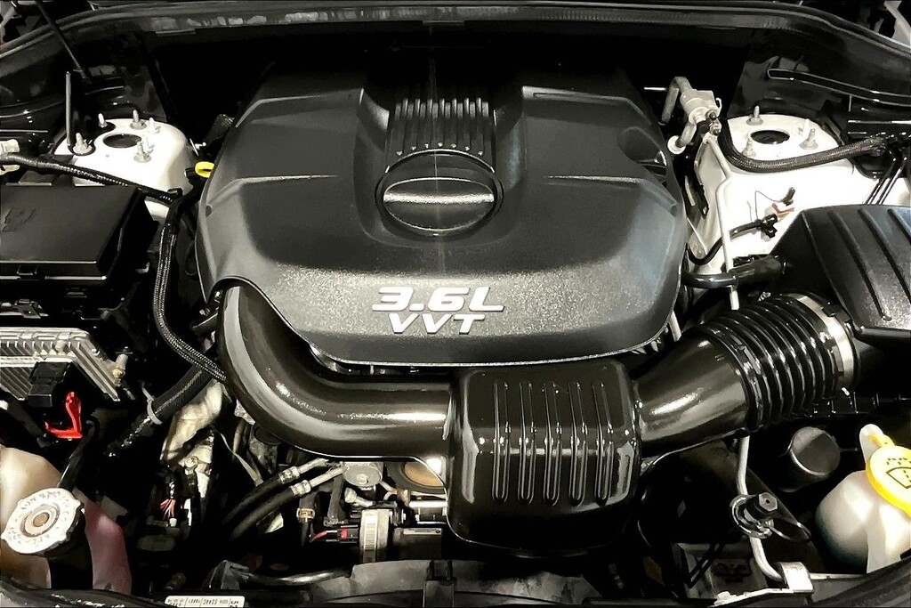 2014 Jeep GRAND CHEROKEE Located at Cole Auto Outlet slide-image