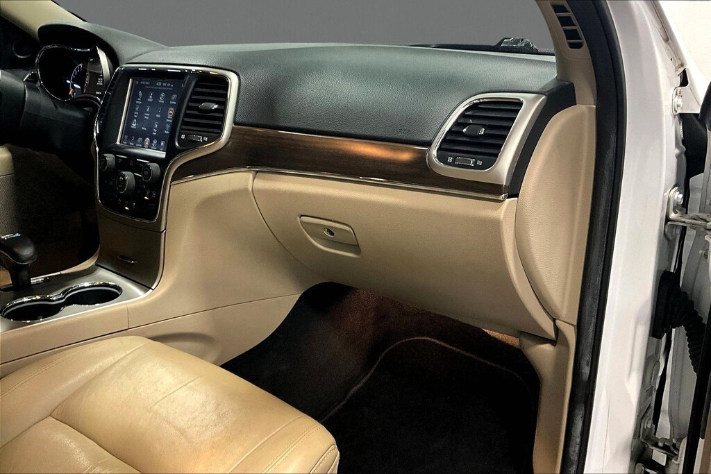 2014 Jeep GRAND CHEROKEE Located at Cole Auto Outlet slide-image