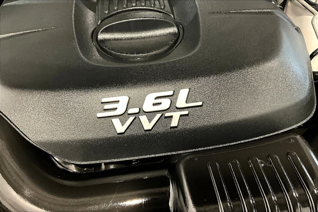 2014 Jeep GRAND CHEROKEE Located at Cole Auto Outlet slide-image