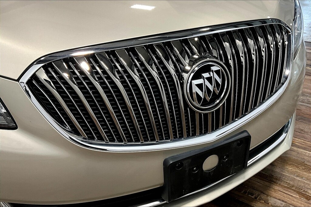 2015 Buick LACROSSE Located at Cole Auto Outlet light-box-slides