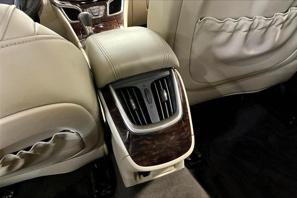 2015 Buick LACROSSE Located at Cole Auto Outlet light-box-slides