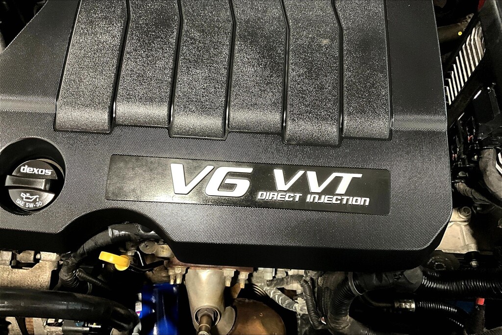 2015 Buick LACROSSE Located at Cole Auto Outlet slide-image