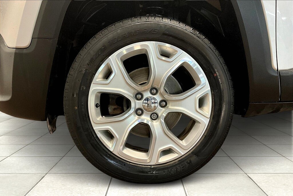 2017 Jeep RENEGADE Located at Cole Auto Outlet light-box-slides