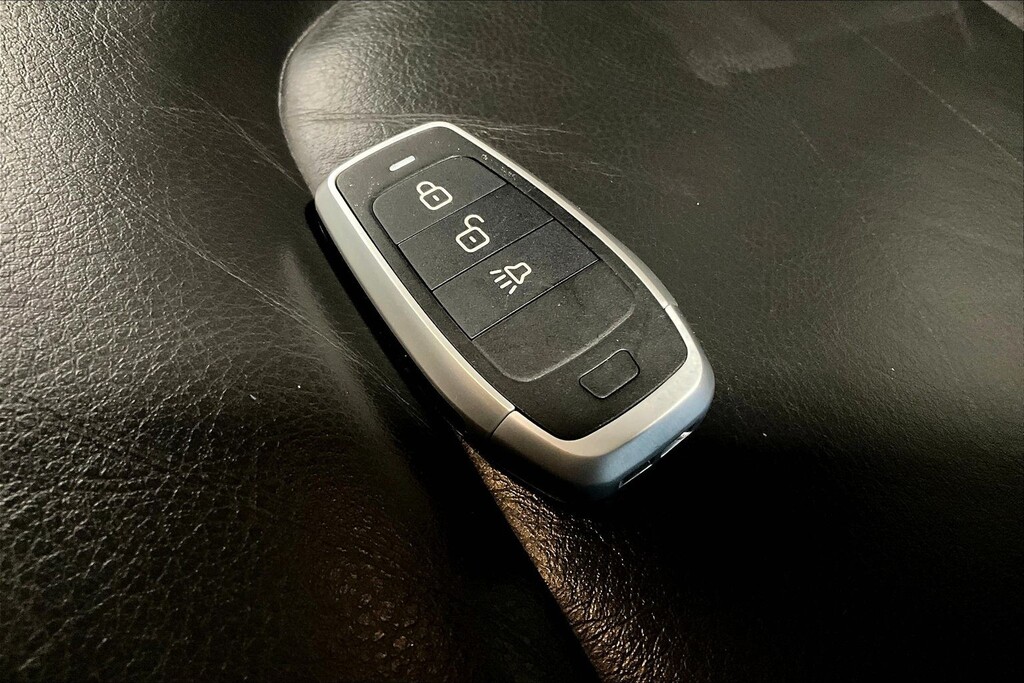 2017 Jeep RENEGADE Located at Cole Auto Outlet slide-image