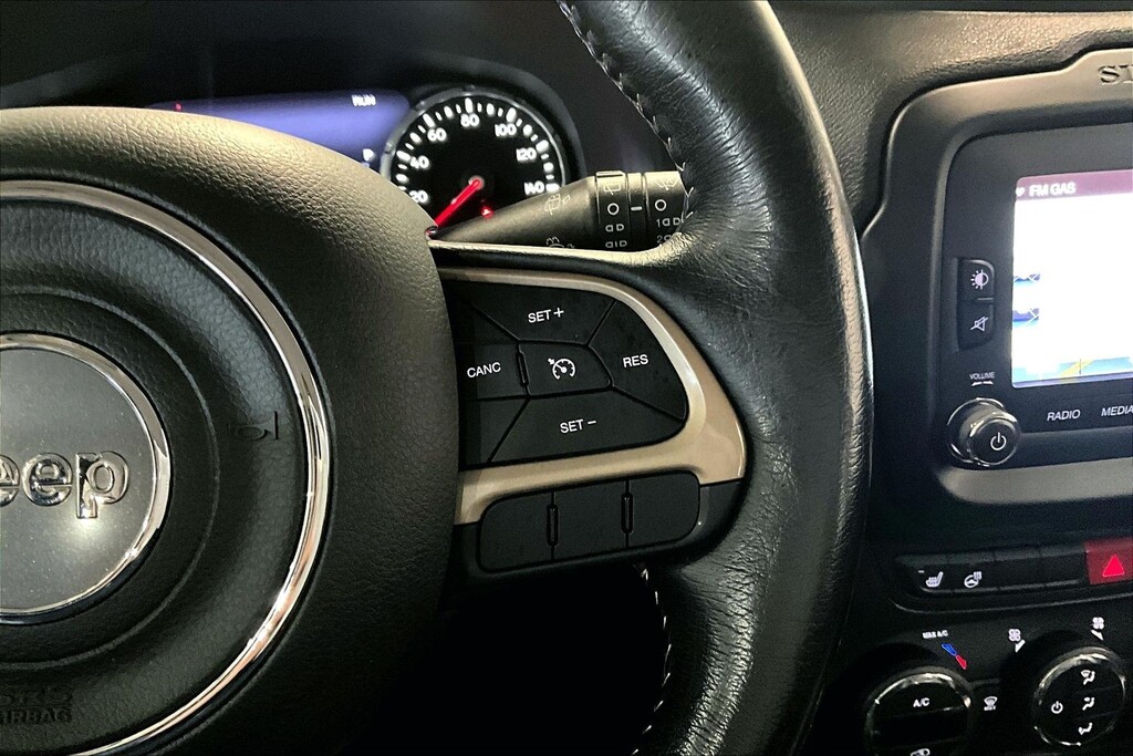 2017 Jeep RENEGADE Located at Cole Auto Outlet light-box-slides