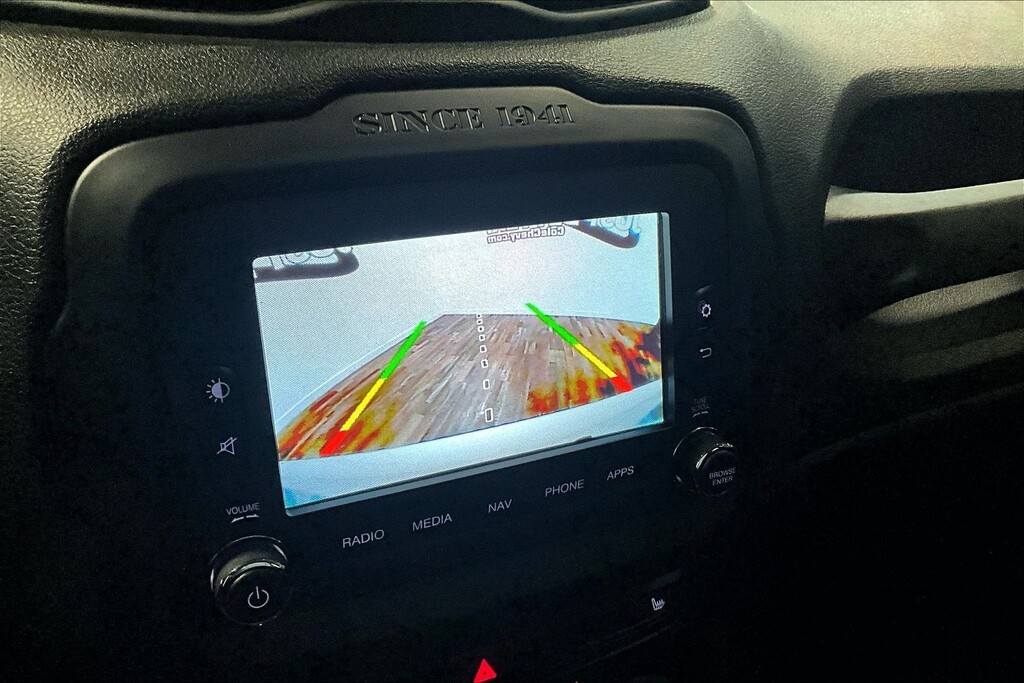 2017 Jeep RENEGADE Located at Cole Auto Outlet light-box-slides