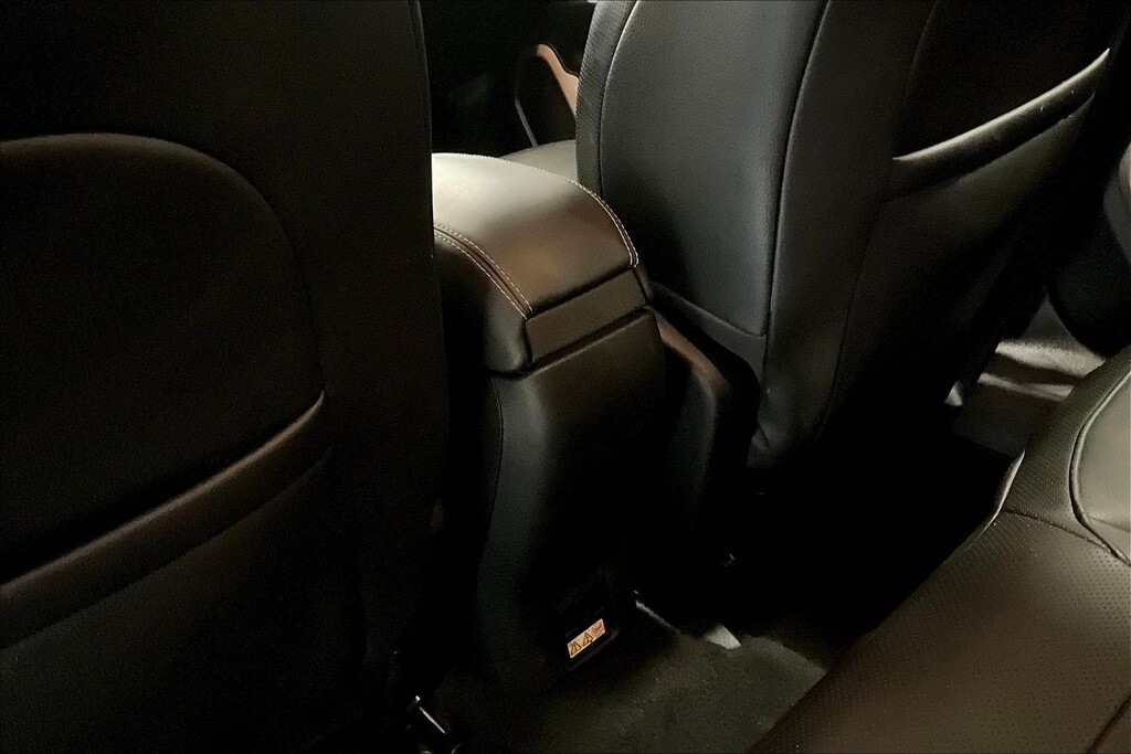 2017 Jeep RENEGADE Located at Cole Auto Outlet slide-image