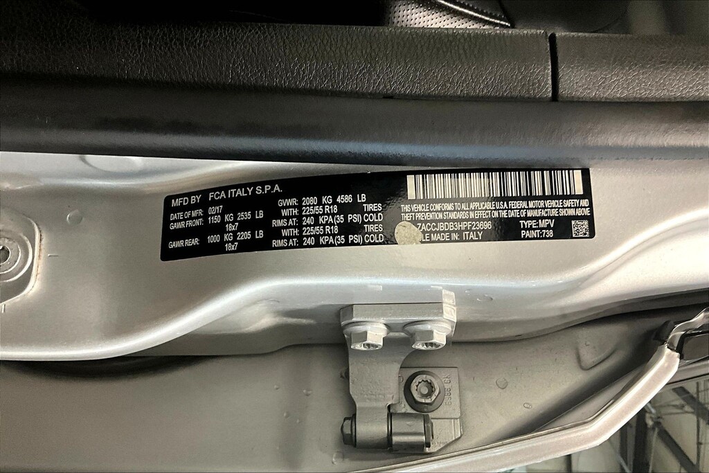 2017 Jeep RENEGADE Located at Cole Auto Outlet light-box-slides