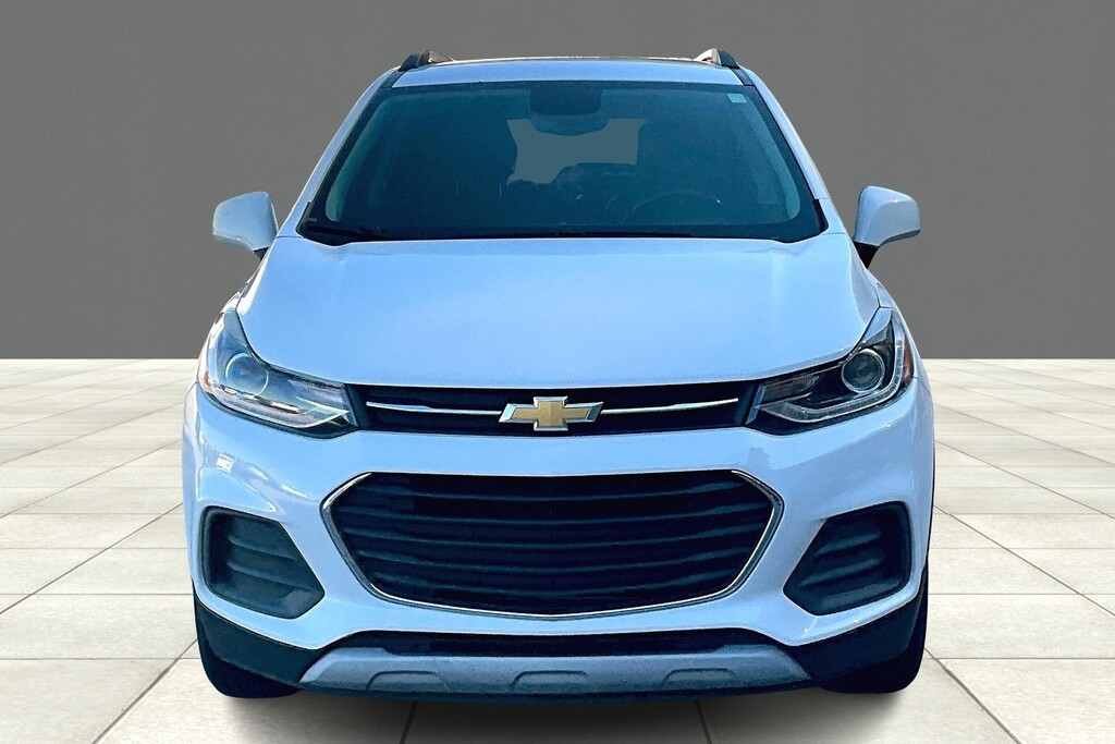 2022 Chevrolet TRAX Located at Cole Auto Outlet slide-image