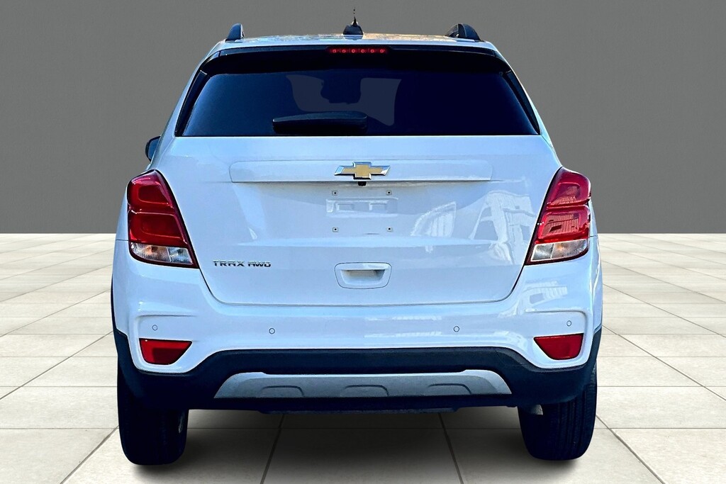 2022 Chevrolet TRAX Located at Cole Auto Outlet slide-image