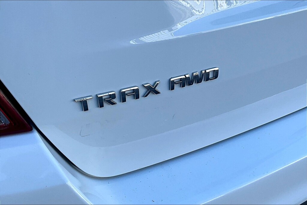 2022 Chevrolet TRAX Located at Cole Auto Outlet slide-image