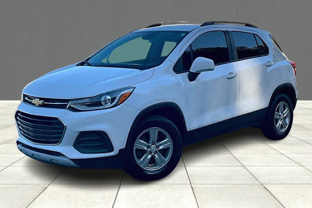 2022 Chevrolet TRAX Located at Cole Auto Outlet light-box-slides