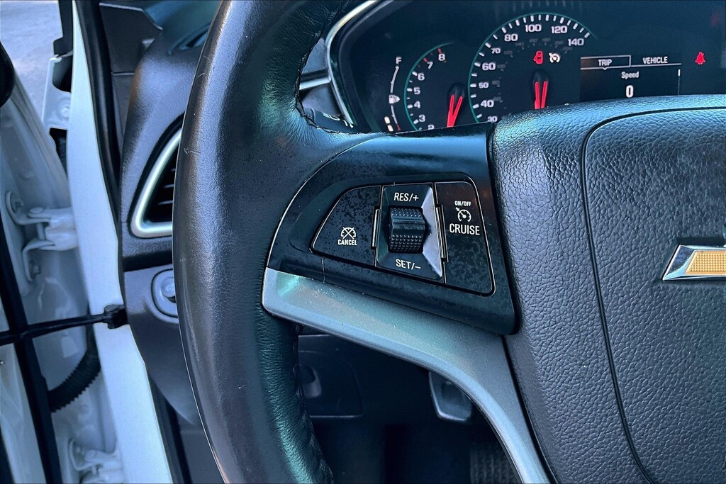 2022 Chevrolet TRAX Located at Cole Auto Outlet slide-image