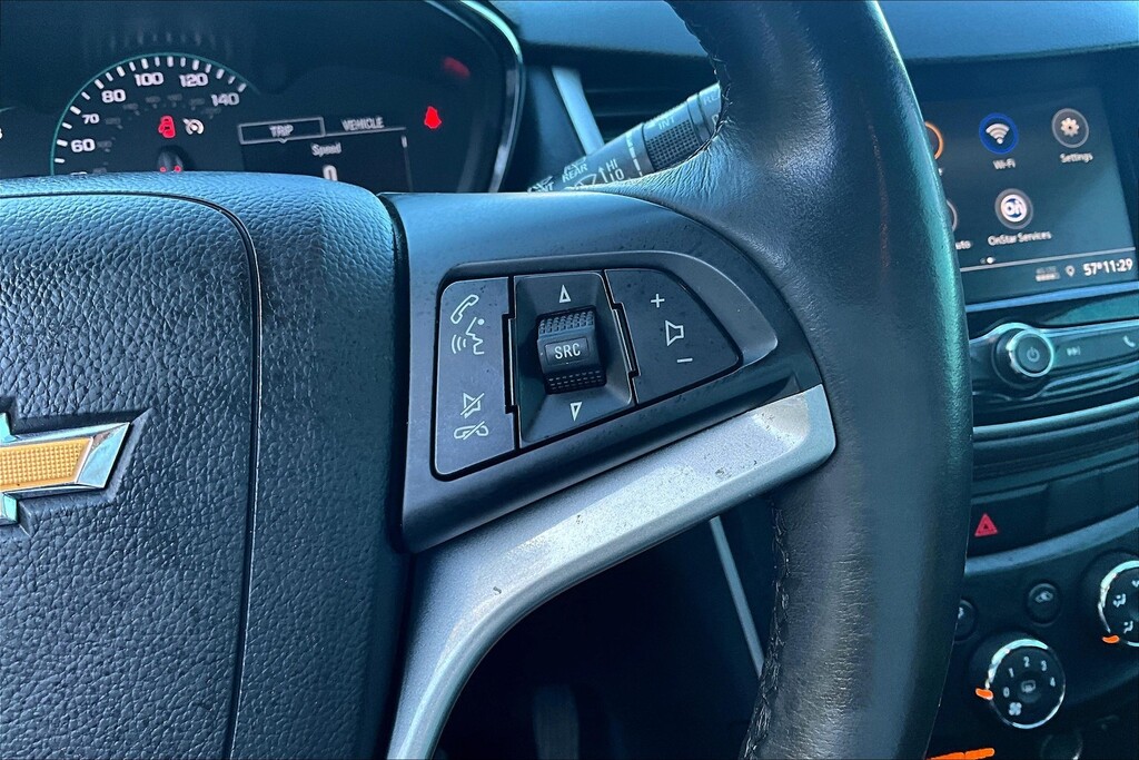 2022 Chevrolet TRAX Located at Cole Auto Outlet light-box-slides