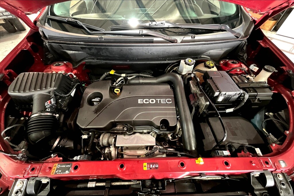 2019 Chevrolet EQUINOX Located at Cole Auto Outlet light-box-slides