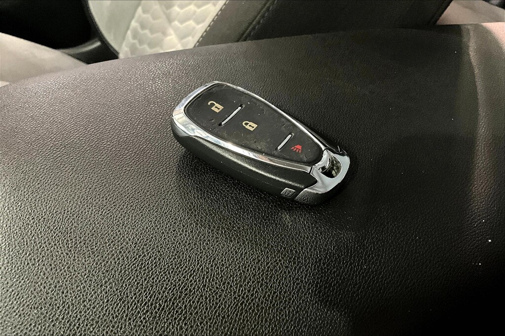 2019 Chevrolet EQUINOX Located at Cole Auto Outlet slide-image