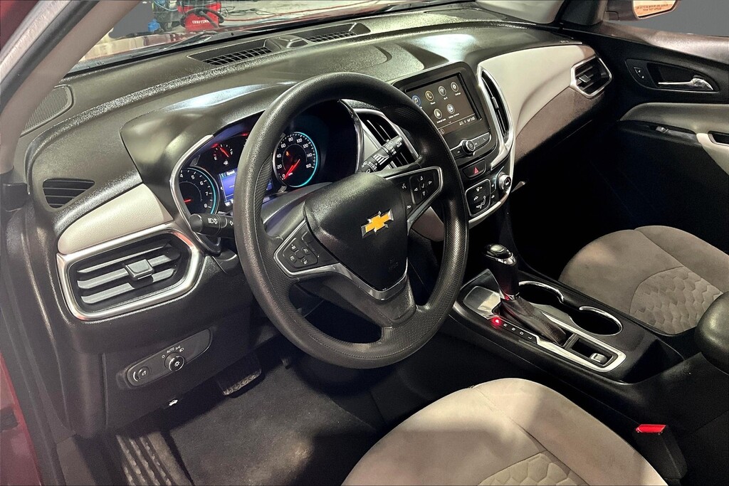 2019 Chevrolet EQUINOX Located at Cole Auto Outlet light-box-slides